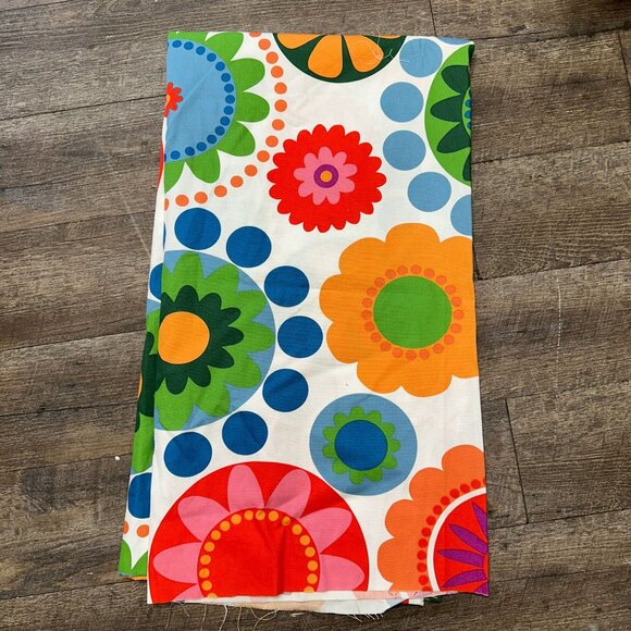 2007 IKEA Helen Trast fabric Mod Flowers floral Sewing Crafting 106x60